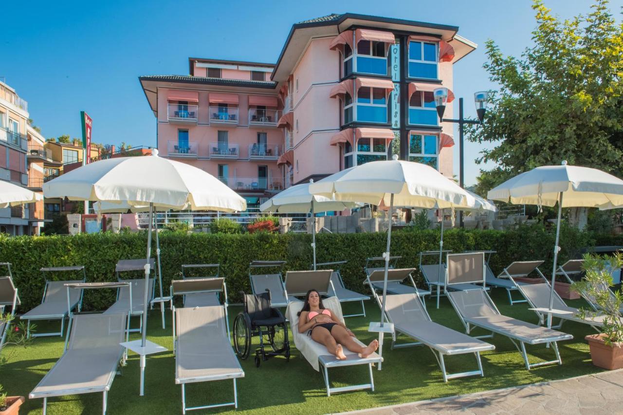 Kriss Internazionale Hotel Bardolino Exterior photo