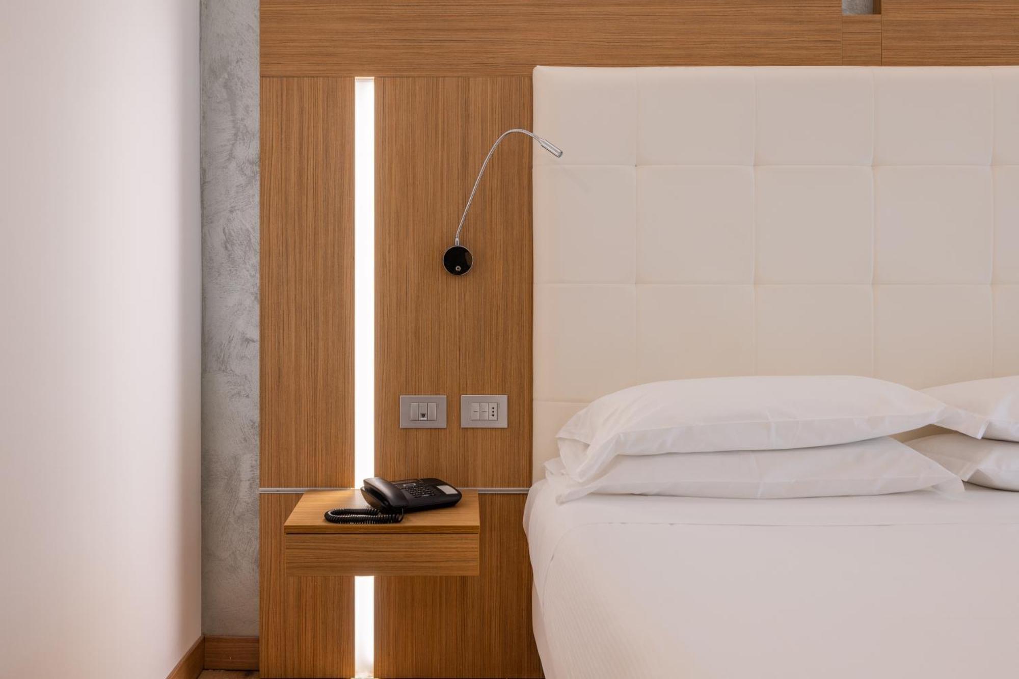 Kriss Internazionale Hotel Bardolino Exterior photo